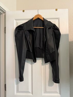 SHEIN Black Faux Leather Cropped Jacket with Puff Shoulders